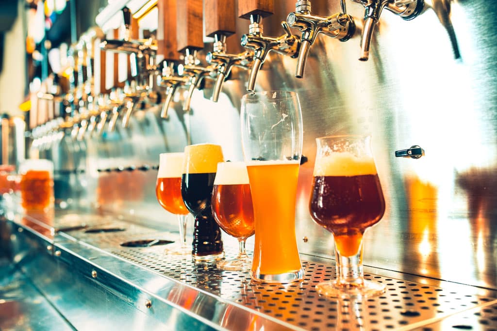 Tomar cervezas nacionales en Carnota