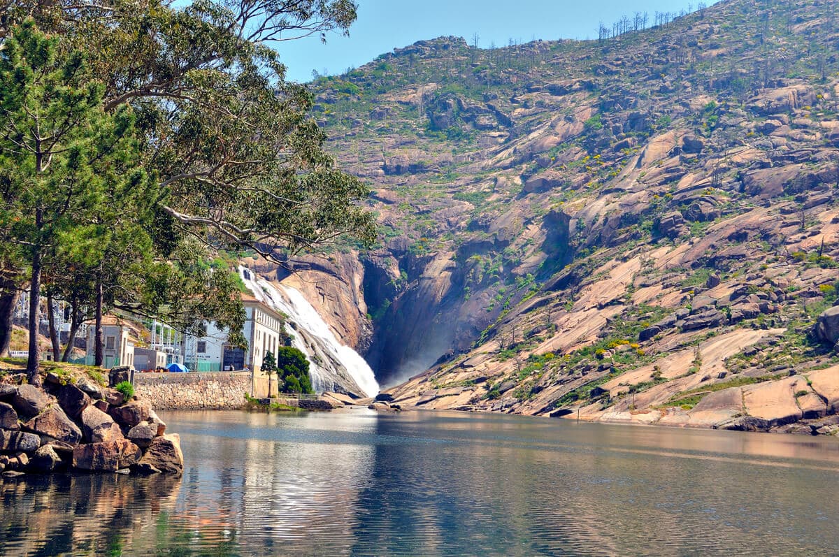 Alojamiento en Carnota cerca de río Xallas