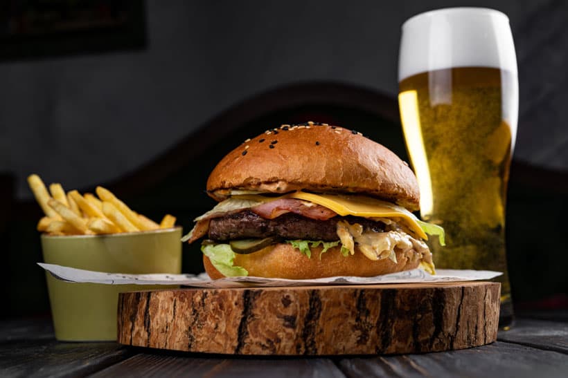 comer hamburguesa en Carnota
